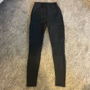 Alo yoga leggings with pockets